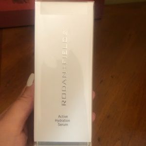 Rodan and fields active hydration serum